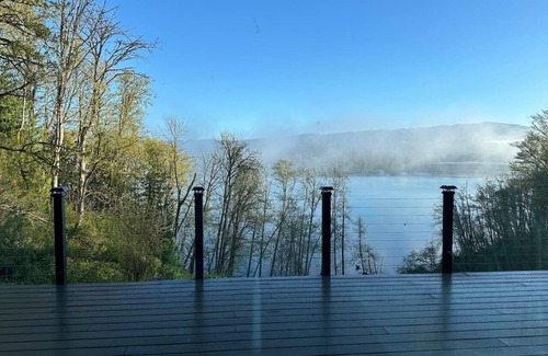 Mossyrock Cabin | Mayfield Lake Waterfront Escape