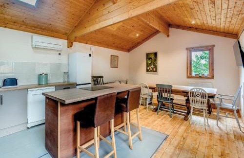 Sleaford House | Mayfield Lodge - Uk39917