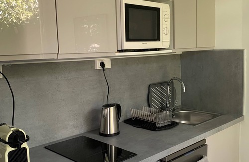 Quartier des Espesses House | Mazet not overlooked with private garden