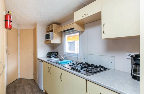 Hoek Resort | MB Beach Cottage - Two Bedroom Resort, Sleeps 4