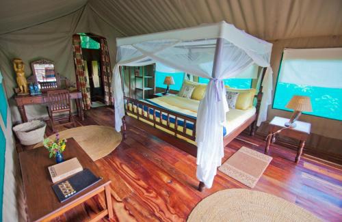 Kigoma Cabin | Mbali Mbali Gombe Lodge