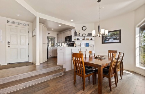Century West House | MBV 511 | Mt Bachelor Village Resort, river views new deck and hot tub