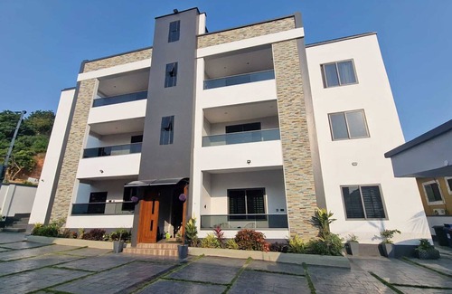 Mallam Apartment | Mccarthy hill court luxury 2bed flat with stunning views of the city