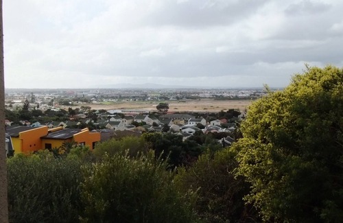 Muizenberg House | McCombe Getaway Home with spectacular 360 degree views!