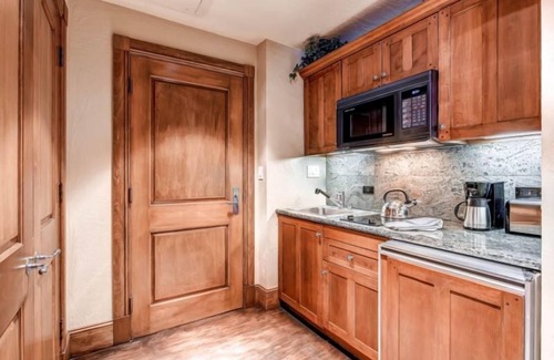 Highlands Townhomes Condo | McCoy Peak 201 - Studio Residence