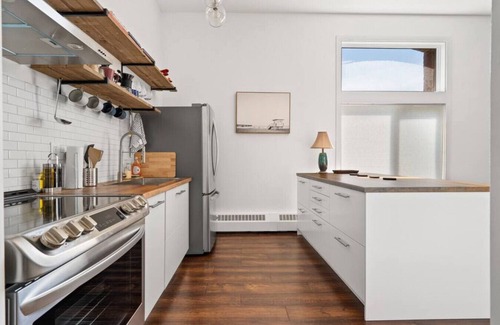 Inglewood Apartment | McGill Loft | Trendy | Iconic | Best Location