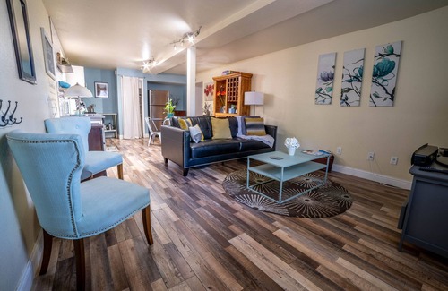 Central Sacramento Apartment | McKinley Spacious Midtown Apartment In A Historic Bungalow *Virtual Tour
