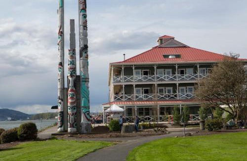 Carrolls Hotel | McMenamins Kalama Harbor Lodge
