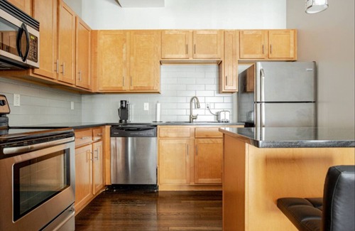 Mile Square Apartment | McOuat Place 5B - Luxury 1 Bed Downtown Indy Apartment Prime Location