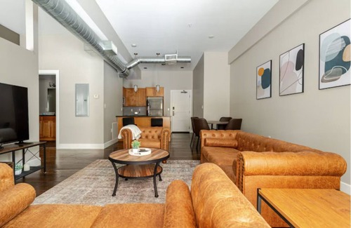 Wholesale District Apartment | McOuat Place 6C - Luxury 1 Bed Downtown Indy Apartment Prime Location