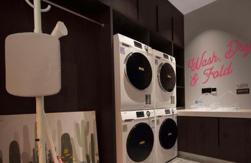 Jeifangbei Central Business District Hotel | Mcsrh Hotel-Chongqing Jiefangbei Pedestrian Street