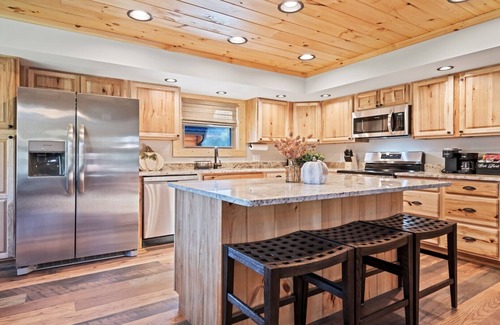 Valley Creek Run Cabin | Meadow Breeze/360-Degree Mountain Landscapes/Fire Pit - Twin Cabin