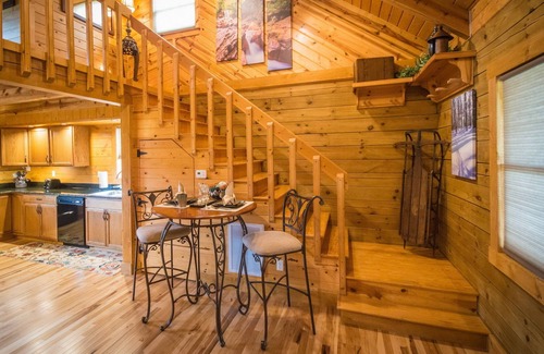 Davis Cabin | ✧Meadow Cabin- the PERFECT cabin for TWO