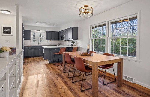 Colgate House | Meadow Hill: Central 3/3 | 2 Fenced Acres |Pool | Walk to Beach