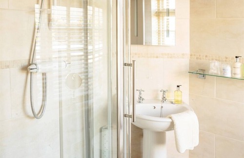 Wighton House | Meadow View Guest House