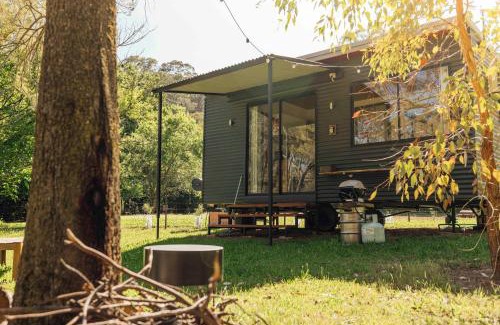 Lidster Villa | Meadowbrook Tiny House - Stay among the best wineries in Orange
