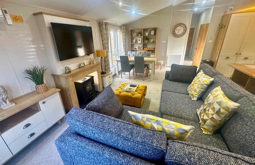 Skegness Cabin | Meadows 33 Hot tub - Southview Holiday Park