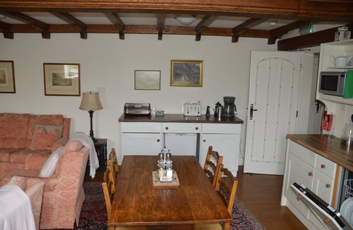 Pickering Cottage | Meadows Edge Cottage, Dog/Cat Friendly with fishing on site