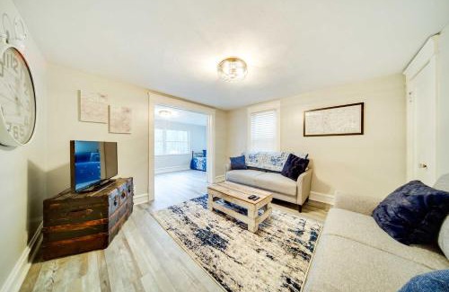 Meadville Apartment | Meadville Apartment with Deck Less Than 2 Mi to Allegheny!