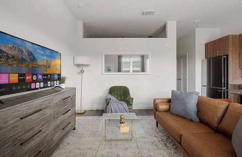 Dallas Apartment | Med & Jet Ease: 1BR Private Backyard DAL | UTSW