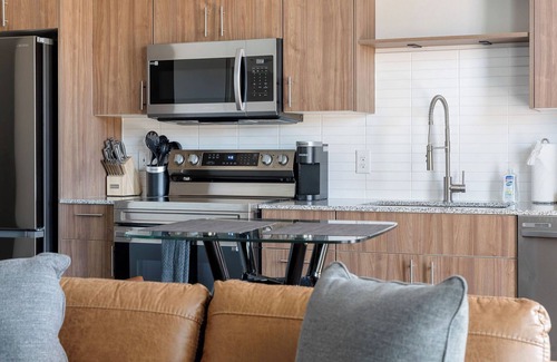 Dallas Apartment | Med & Jet Ease: 1BR Private Backyard DAL | UTSW
