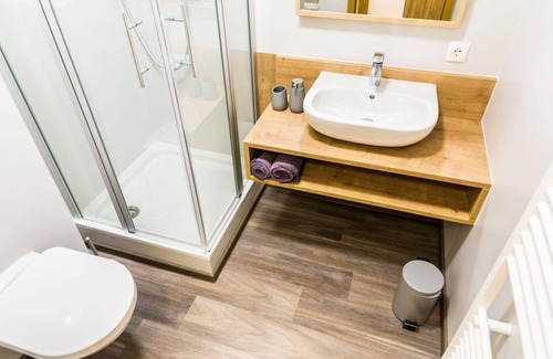 Mußbach Bed & Breakfast | Medi, Dusche, WC, 1 Schlafraum - Weingut - Gästehaus Völcker