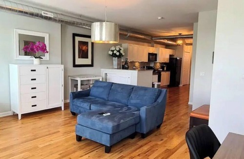 Tri-Taylor Apartment | Medical District Gem III