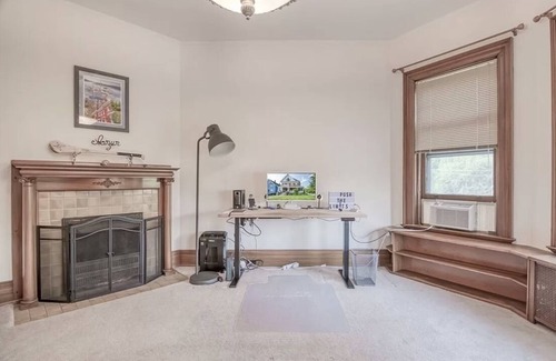 Derrick City House | medical professional/short term rental