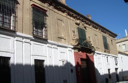 San Lorenzo Apartment | Medina Apartment with Garage 3 pax historic district