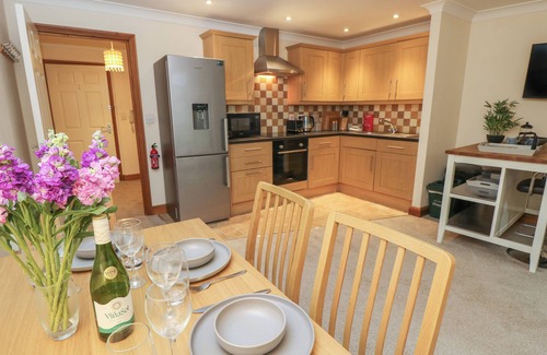 Netley Cottage | MEDINA BY THE SOLENT, pet friendly, country holiday cottage in Cowes