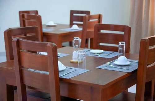 Dar es Salaam Bed & Breakfast | MEGA Lodge