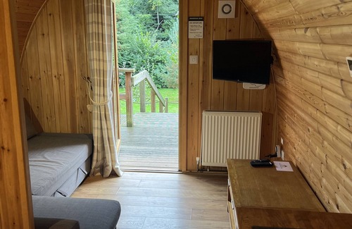 Marshbrook Apartment | mega pod 3 - a mega pod that sleeps 4 guests in 1 bedroom