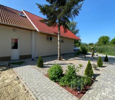 Tarcal House | Megnyugtat-LAK Vendégház