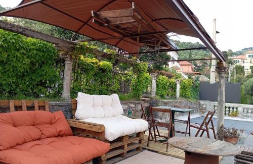 Imperia Apartment | Meine Sonne Riviera Cottage, apartment in historic villa