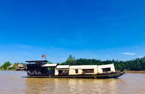 Giong Trom Boat Rental | Mekong Delta Overnight Sampan Cruise in Ben Tre