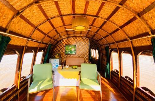 Giong Trom Boat Rental | Mekong Delta Overnight Sampan Cruise in Ben Tre