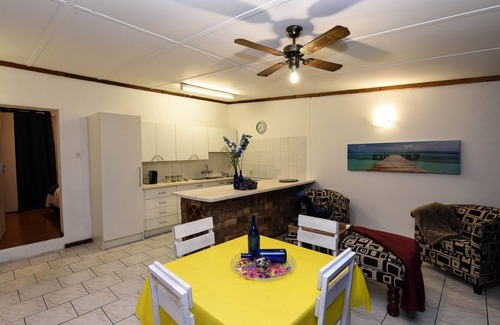 Greater Johannesburg Metropolitan Area Cottage | Mel's Cozy family Cottage