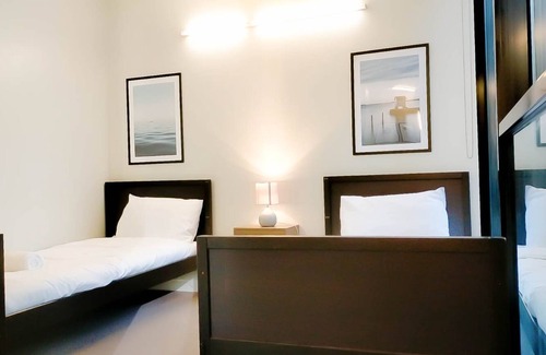 Glenroy Apartment | Melb. City Central 2 Bedroom Apt w View /WIFI