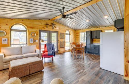 Boswell House | Melbourne Home with Fire Pit on the White River!