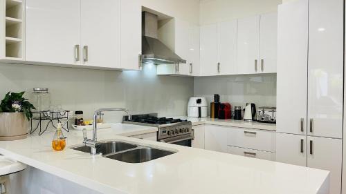 Kensington House | Melbourne Inner City Holiday Home Near CBD & Flemington