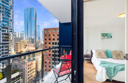 Melbourne Central Business District Apartment | Melbourne Near Southern Cross Station Pool & Gym