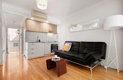 North Adelaide Apartment | Melbourne Street Haven