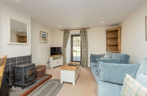 Slate Islands Cottage | Melfort Cottage - a semi-detached cottage that sleeps up to 4 guests
