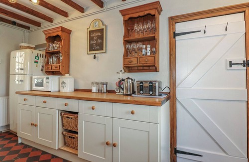 Dulas Cottage | MELIN RHOS FARM, pet friendly, country holiday cottage in Moelfre