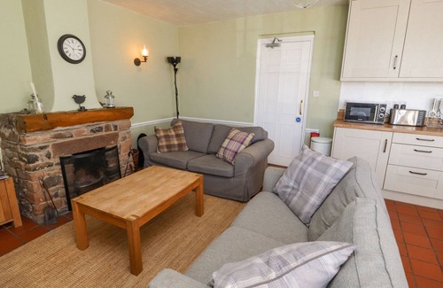Penrith Cottage | MELLFELL COTTAGE, pet friendly, with open fire in Watermillock