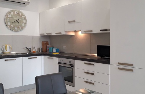 Madliena Apartment | Mellieha Ghadira, Beach View 2 Bedroom Modern Family Apartment.