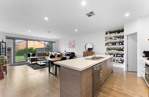 Plympton House | Mellow&Modernized Townhouse-3Beds-Quiet-Anzac Hwy