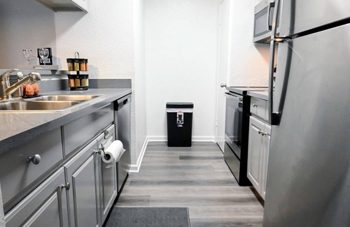Hedwig Village Apartment | Memorial Manor