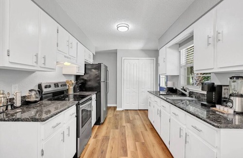 Orange City House | Memories Fully Renovated Home with Huge Backyard!