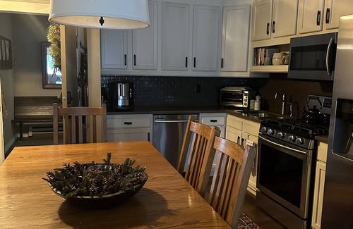 Bessemer Condo | Memories on the mountain: stunning ski in/ski out condo with two en-suite baths